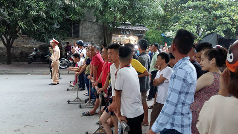 Vụ ôm lựu đạn cố thủ ở Nghệ An: Đã huy động cảnh sát bắn tỉa
